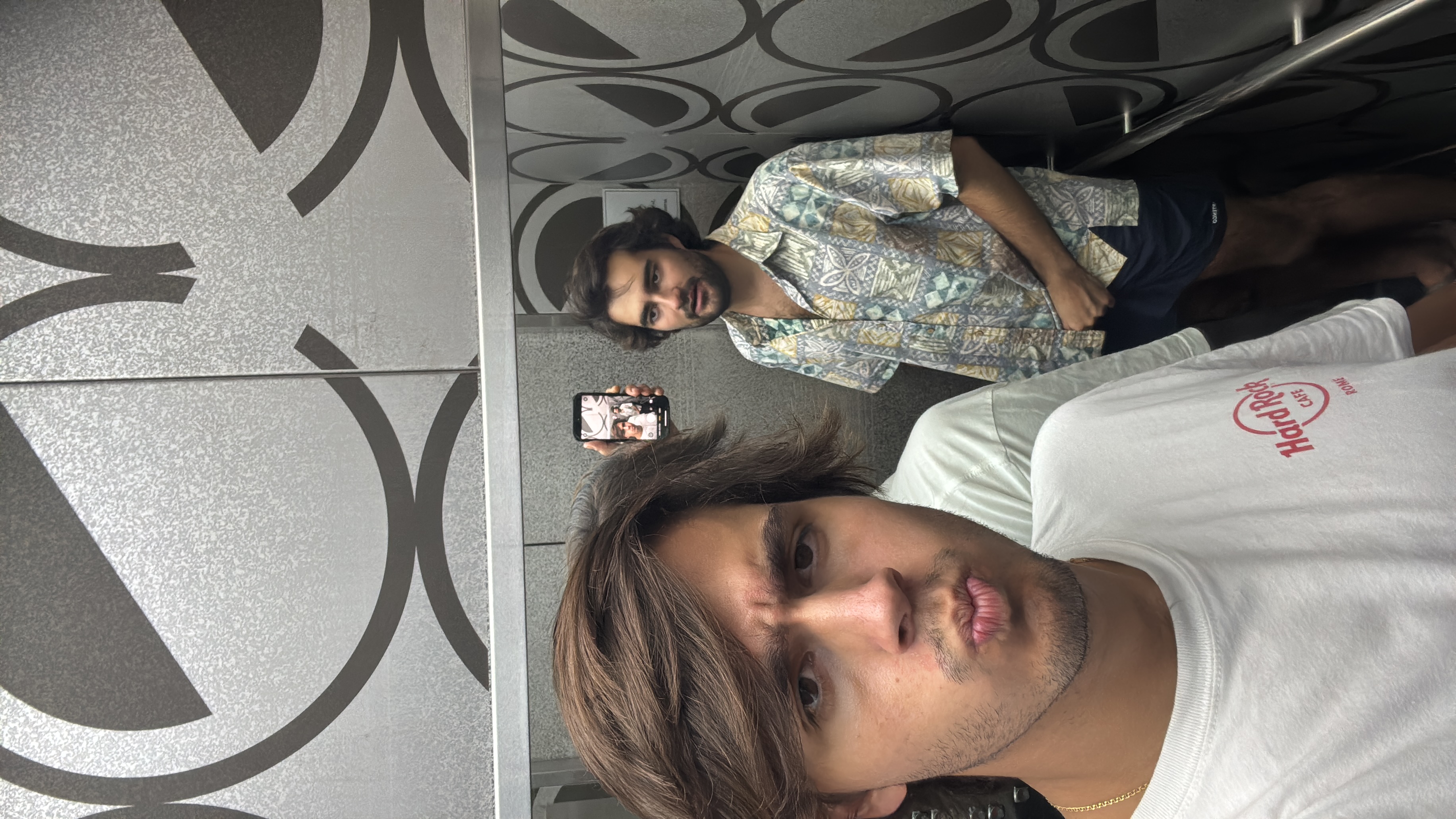 Behind the scenes 27